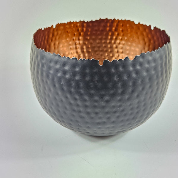 HAMMERED BOWL Planter