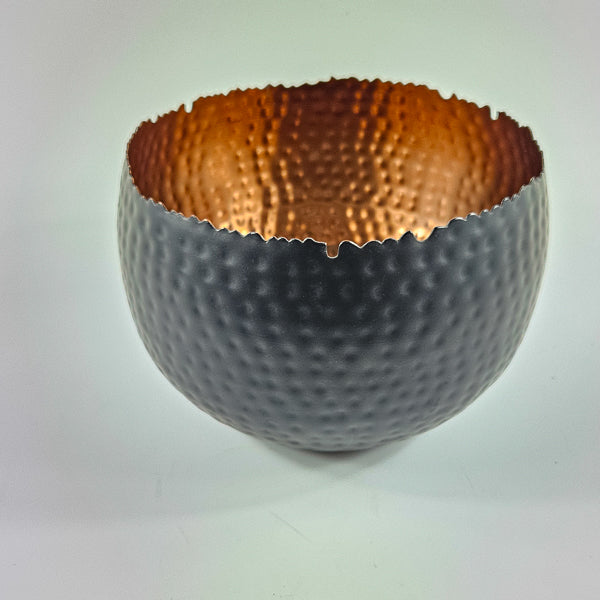 HAMMERED BOWL Planter