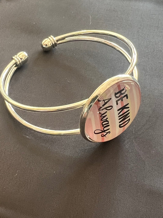 Hoya wayetii 'Tricolor' 19cm H30cm